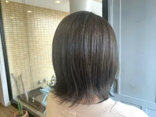 ミディアム カラー ツキダテ ユイのヘアスタイル