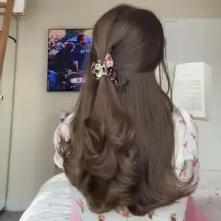 カラー 韓国ヘア🩶🇰🇷 透明感カラー🎀のヘアスタイル