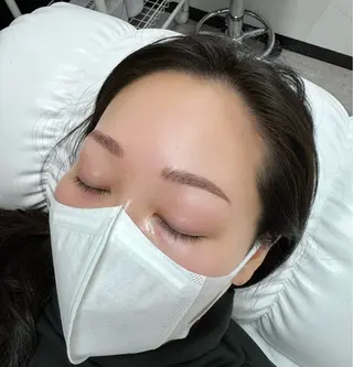 アイブロウ Ummi所属・肌管理／眉毛．まつ毛 陽子の眉毛・アイブロウイメージ