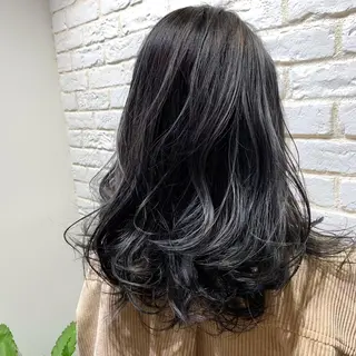 セミロング カラー UMEDA FIGAROのヘアスタイル