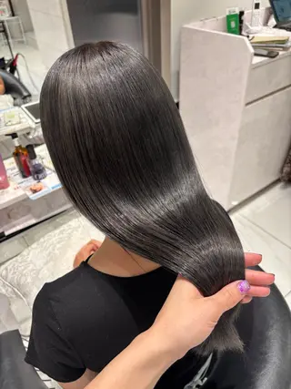 カラー Sakuraෆ˚* 暗髪×まつパ🖤🥀のヘアスタイル