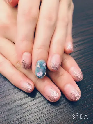 ネイル Piacere所属・Piacere 絵美のネイルデザイン