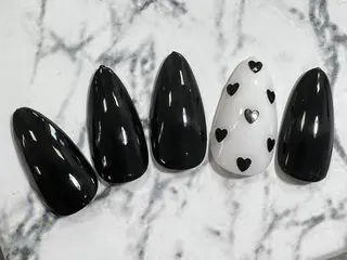 ネイル ❤️💛🩵京橋 痛ネイル⭐️3Dのネイルデザイン