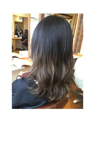 ミディアム カラー 鎌田 祥江のヘアスタイル