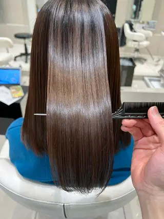 セミロング ☃️顔周りレイヤー グレージュSHUTOのヘアスタイル