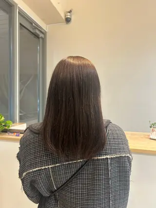 セミロング ウジイエ ミユウのヘアスタイル