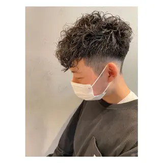 セミロング メンズ レイヤー・波巻き RYOSUKEのヘアスタイル