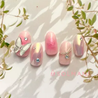 ネイル SOLMANI 予約担当のネイルデザイン