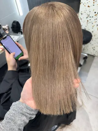 カラー onyx所属・ハイトーン/ブリーチ 透明感ミルクティーのヘアスタイル