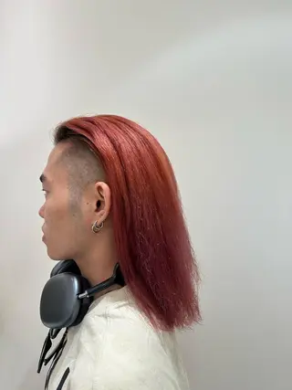 ミディアム タイトボブ個性派カラ ーAKANEのヘアスタイル