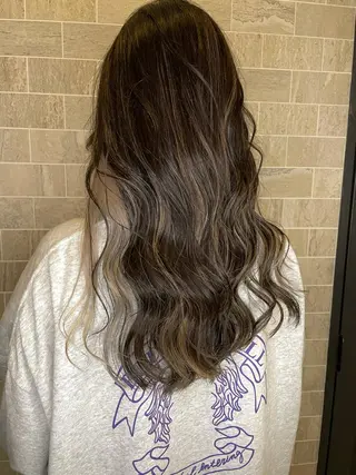 ロング ブリーチ毛矯正.髪質 改善.髪にドラマをのヘアスタイル