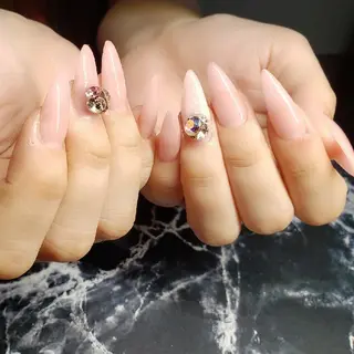 ミディアム ネイル クロキ 。のネイルデザイン