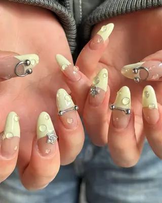 ネイル 🪐富島彩夏 /海外nail🪐のネイルデザイン
