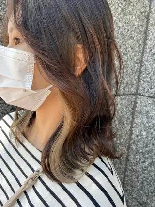 ミディアム カラー 石崎 真維のヘアスタイル