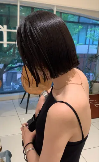ショート 赤みオフの透明感職人 /ケア重視の美髪施術のヘアスタイル