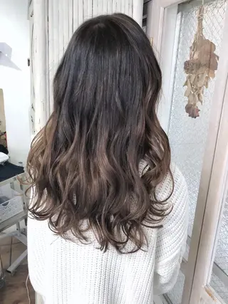 ロング カラー パーマ ヘアアレンジ メンズ 推し活専用 【派手髪】飯野ゆかりのヘアスタイル