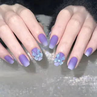 ネイル Queens 榊 まおのネイルデザイン