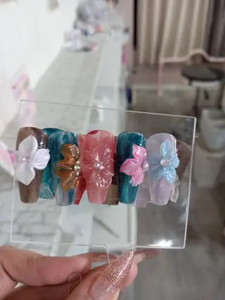 ネイル VANNAILSALON 本厚木店所属・VANNAIL 本厚木店のネイルデザイン