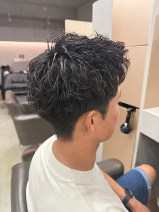 パーマ メンズ 縮毛矯正/スパイラル パーマ/表参道のヘアスタイル