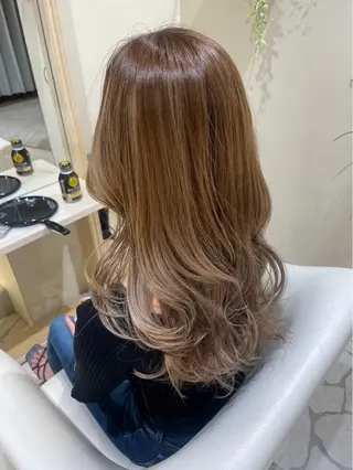 ロング カラー 中山 優里のヘアスタイル