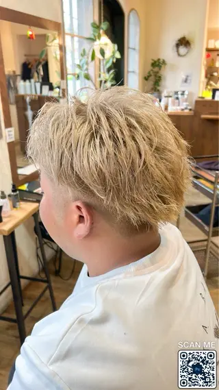 カラー メンズ 眞鍋 祐人のヘアスタイル