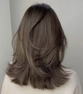 セミロング 菊地 万佐久のヘアスタイル