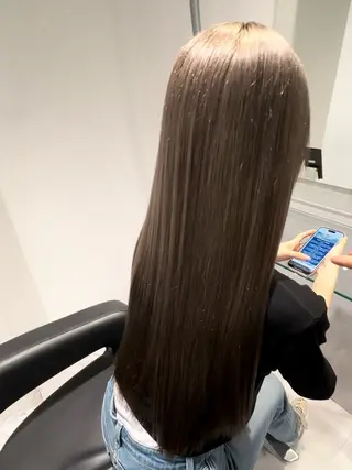 ロング カラー うる艶ハイトーン/ ベージュ/りくと🦔のヘアスタイル