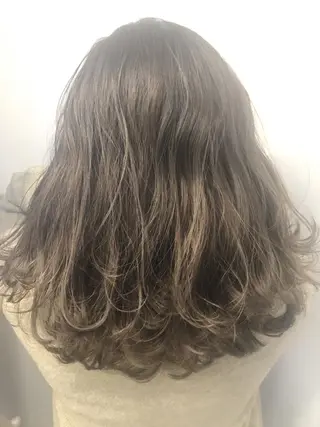 ミディアム カラー 岡田 拓也のヘアスタイル