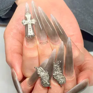 ネイル VOGUE ×SWANのネイルデザイン