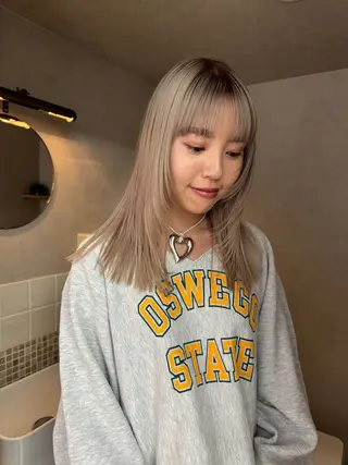 セミロング カラー 顔周りレイヤー/韓国 ブリーチminamiのヘアスタイル