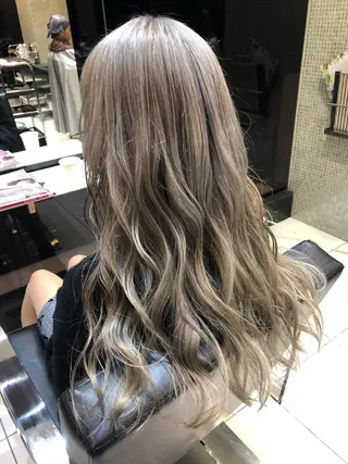 ロング カラー 女性リピ90%🍨 🩷佐藤みずきのヘアスタイル