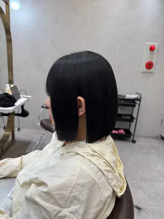 ミディアム karin ボブハイトーンのヘアスタイル