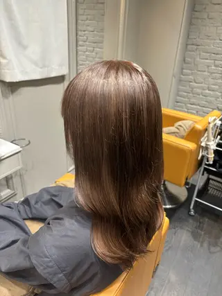 カラー 小西 莉央のヘアスタイル