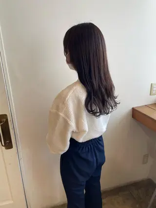 ロング カラー MIOベージュカラー 柔らかいカラーのヘアスタイル