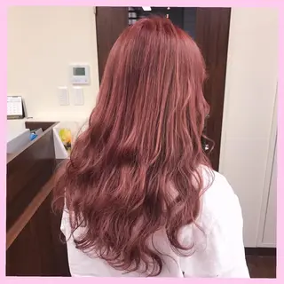 カラー SHIN/レイヤー カット×クロスパーマのヘアスタイル