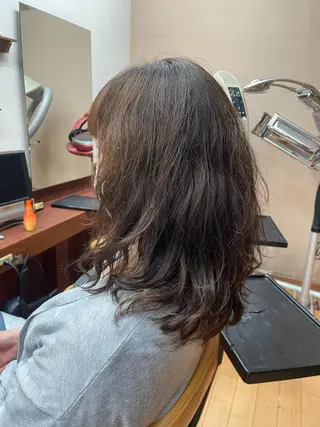 セミロング カラー ルキ🌈ブリーチカラ ー&メンズパーマ🦄のヘアスタイル