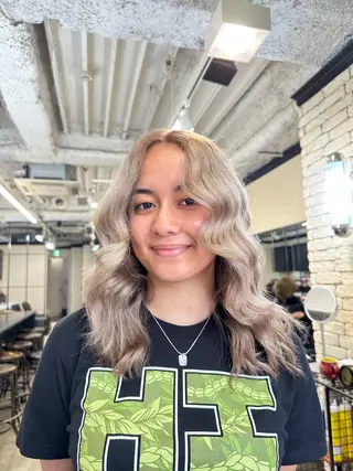 セミロング カラー lana hair 新宿/髪質改善のヘアスタイル