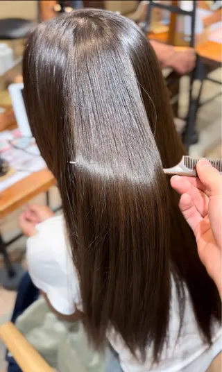 ロング ブリーチなしWカラー 縮毛矯正・清水天空のヘアスタイル