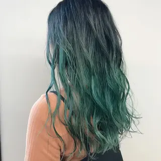 セミロング 北田 美琴 / 柔らかいカラーのヘアスタイル