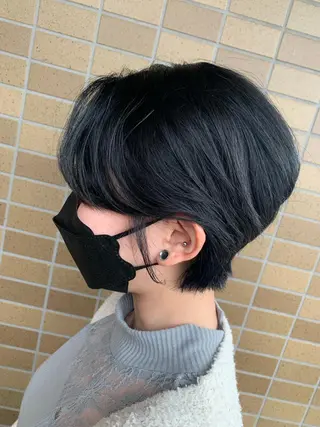 ショート カラー stylist 静音「LEON」のヘアスタイル