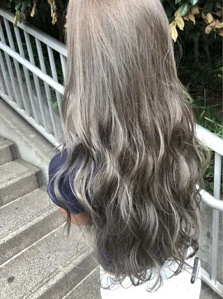 ロング StellA所属・アートディレクター ワダヒサノリのヘアスタイル