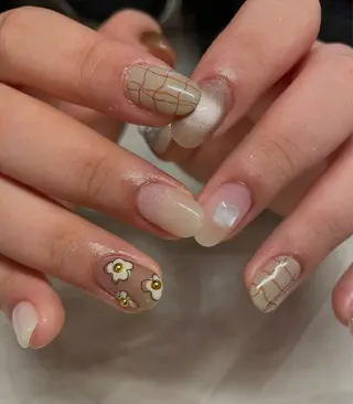ネイル Nailsalon Olu所属・ネイリスト Nanaのネイルデザイン
