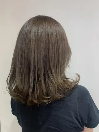 ミディアム カラー 近藤千翔🩵 髪質改善Periodのエステ・リラクイメージ