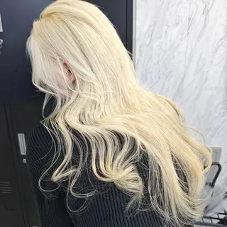 ロング カラー シールエクステ特化 ハイトーン、NANAのヘアスタイル