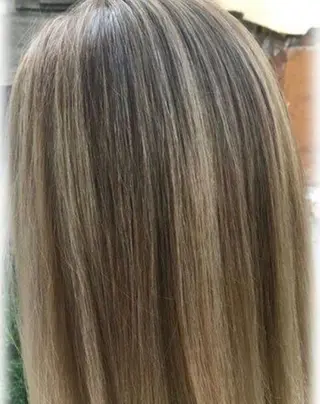 セミロング 新宿/韓国レイヤー/ 顔まわり/メンズヘアのヘアスタイル