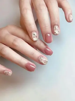 ネイル RAFFINE 月🦋🩵のネイルデザイン