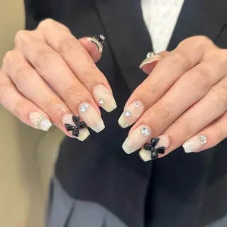 ネイル ⠀ loggy.のネイルデザイン