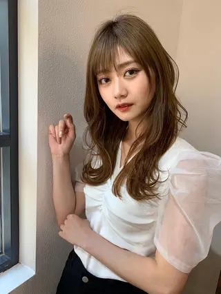 ロング Zinaセントラル所属・須田 ゆかりのヘアスタイル