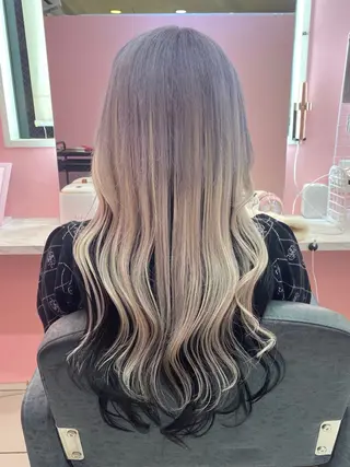 ロング illfrere所属・illfrere MOMOKAのヘアスタイル