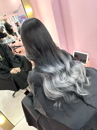 セミロング カラー ブリーチ人気No.1 MANATO🎨🌈のヘアスタイル